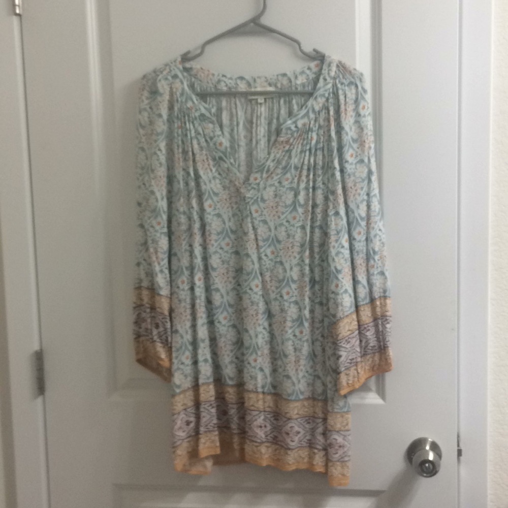 Lucy & Laurel soft ikat blouse. 1x